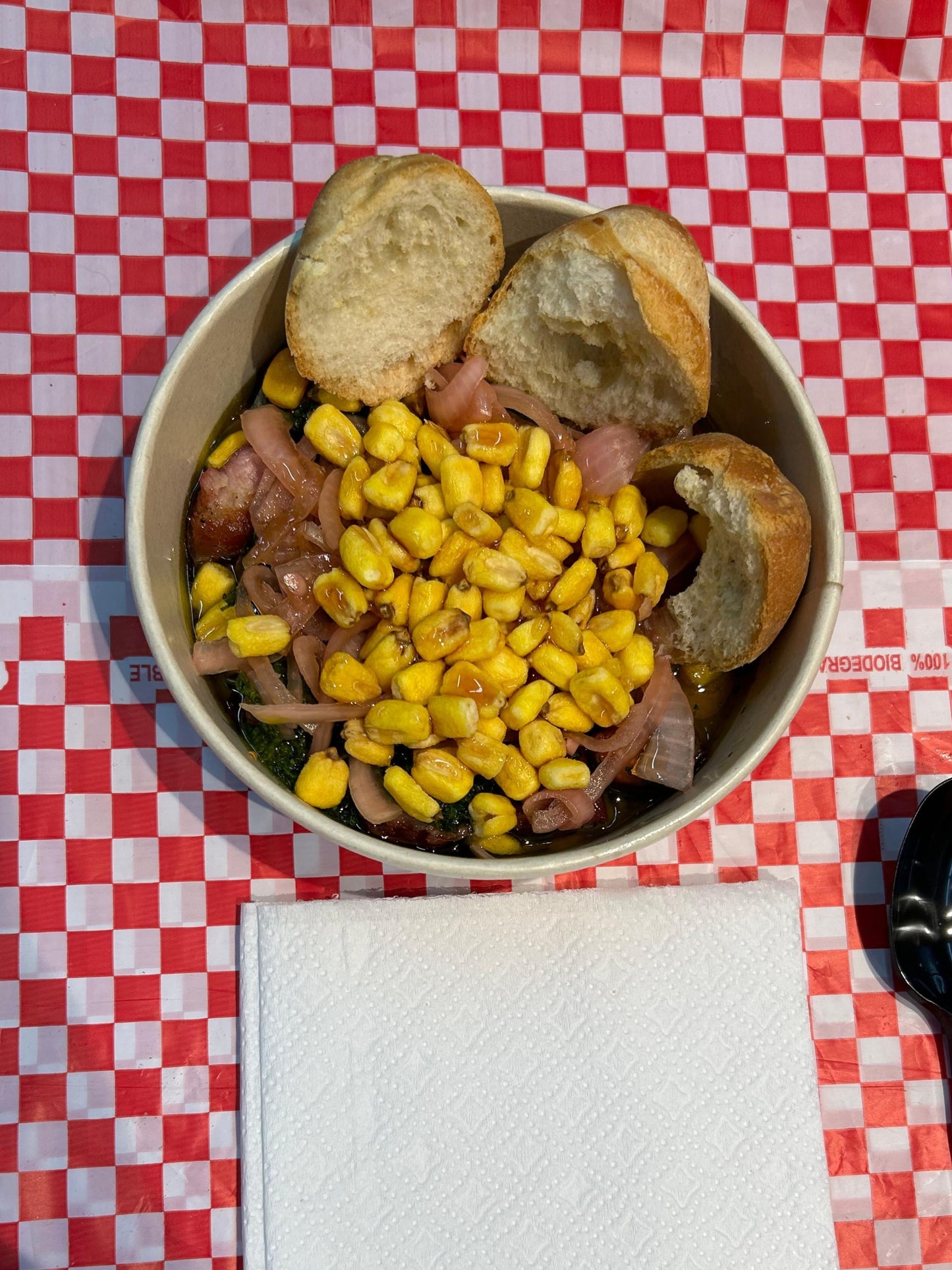 ceviche de chorizo tres hermanos en bandeja cali